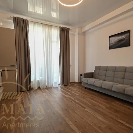 D8 Apartment *