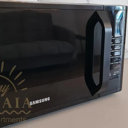 Apartment Seaside Residence 3 By Sunny Mamaia *